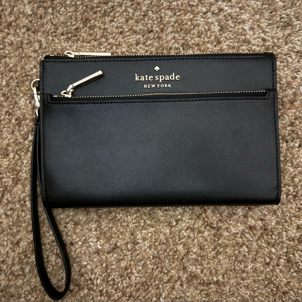 SOLD! 🚫 Kate Spade Wristlet